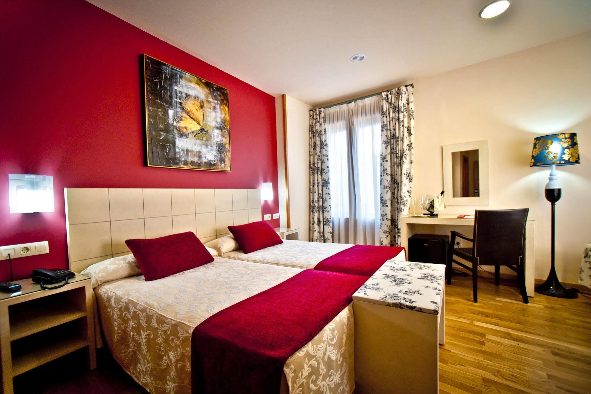 Hotel Condes De Castilla Segovia Bagian luar foto
