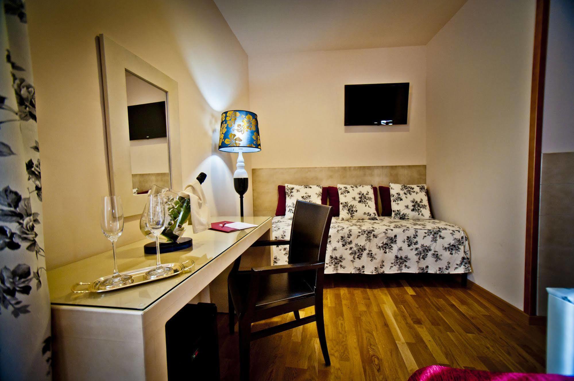 Hotel Condes De Castilla Segovia Bagian luar foto