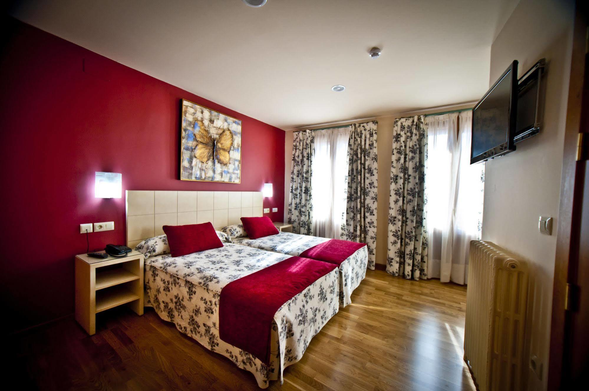 Hotel Condes De Castilla Segovia Bagian luar foto